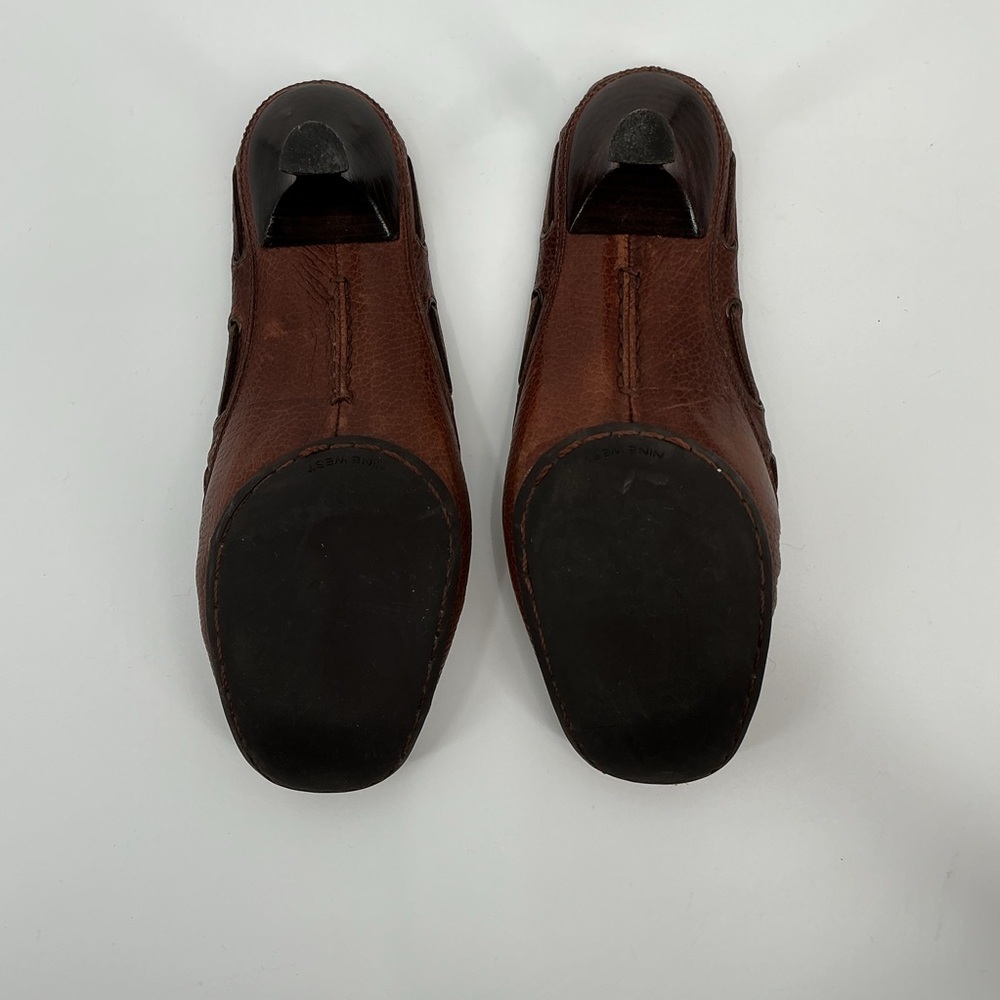 Nine West Ladies Brown Leather Slip-On Kitten Mules with Floral Tassel Accent - Picture 4 of 13